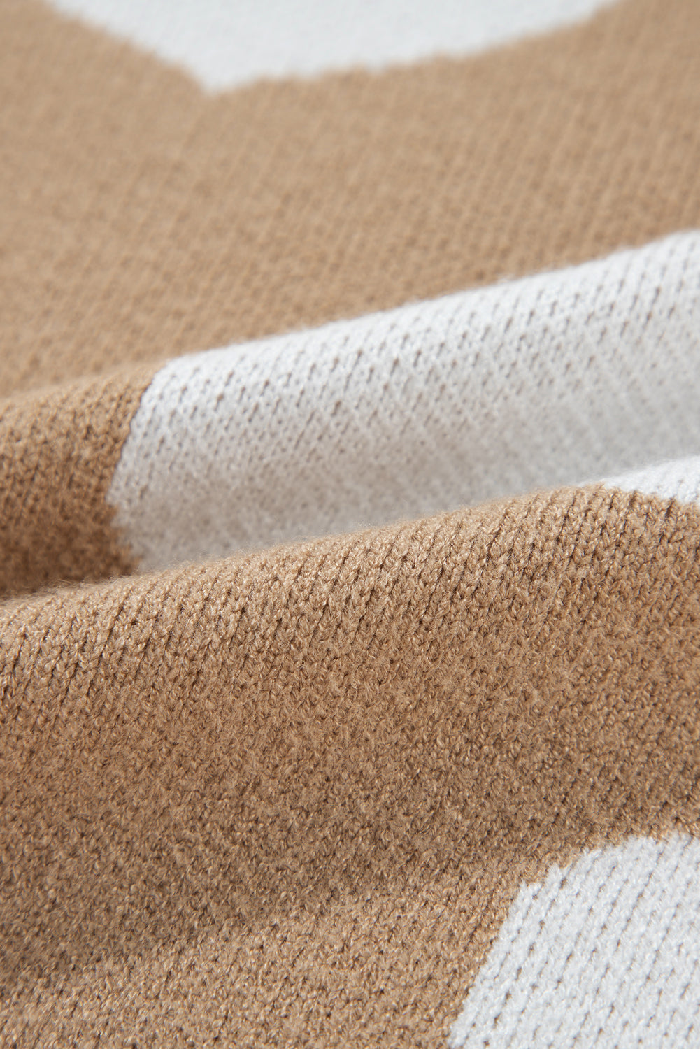 Contrast Heart Pattern Round Neck Sweater