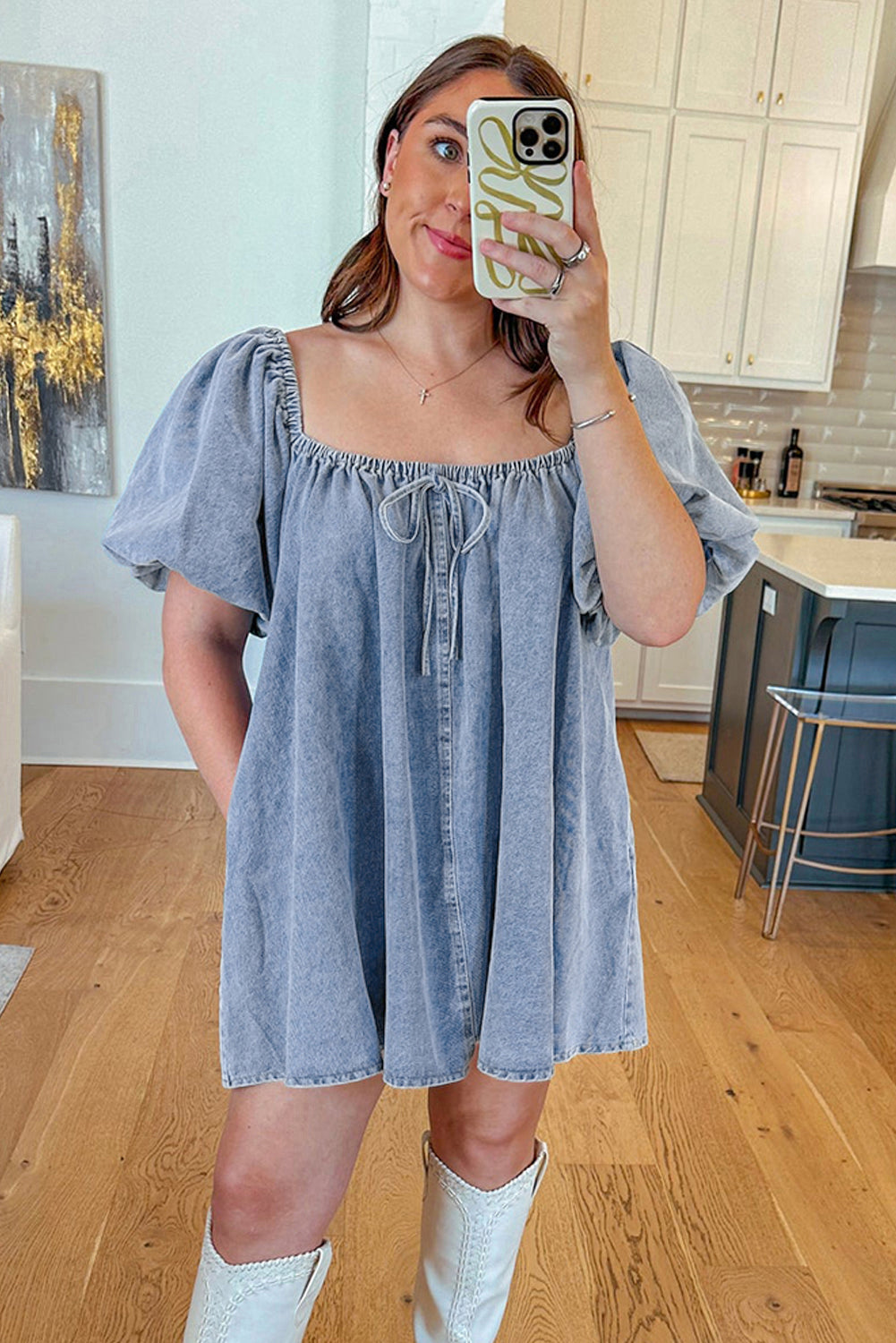 Robe babydoll en jean à manches bouffantes et col carré