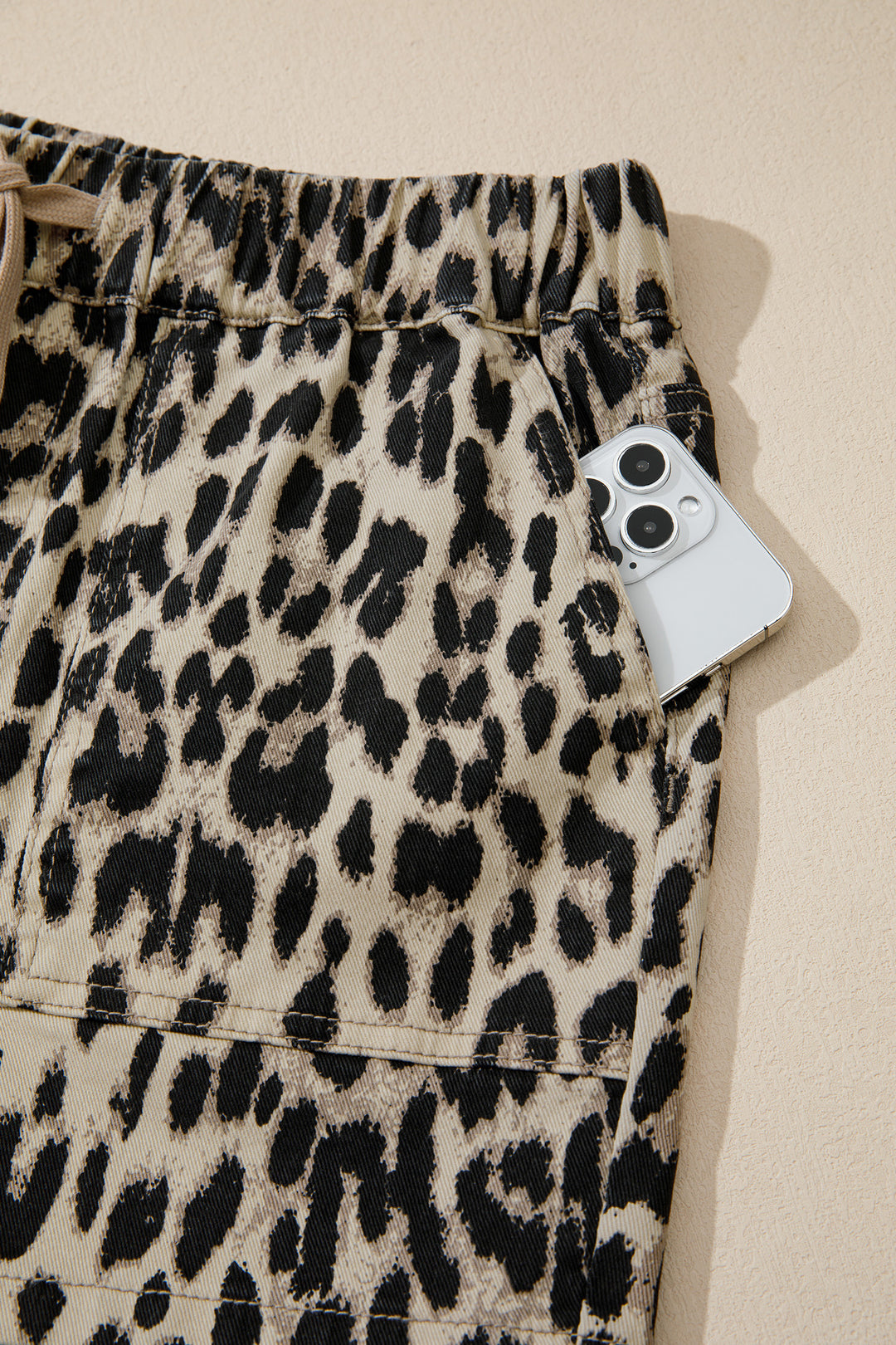 Brown Retro Leopard Print Lace-up Elastic Waistband Mid Rise Denim Shorts