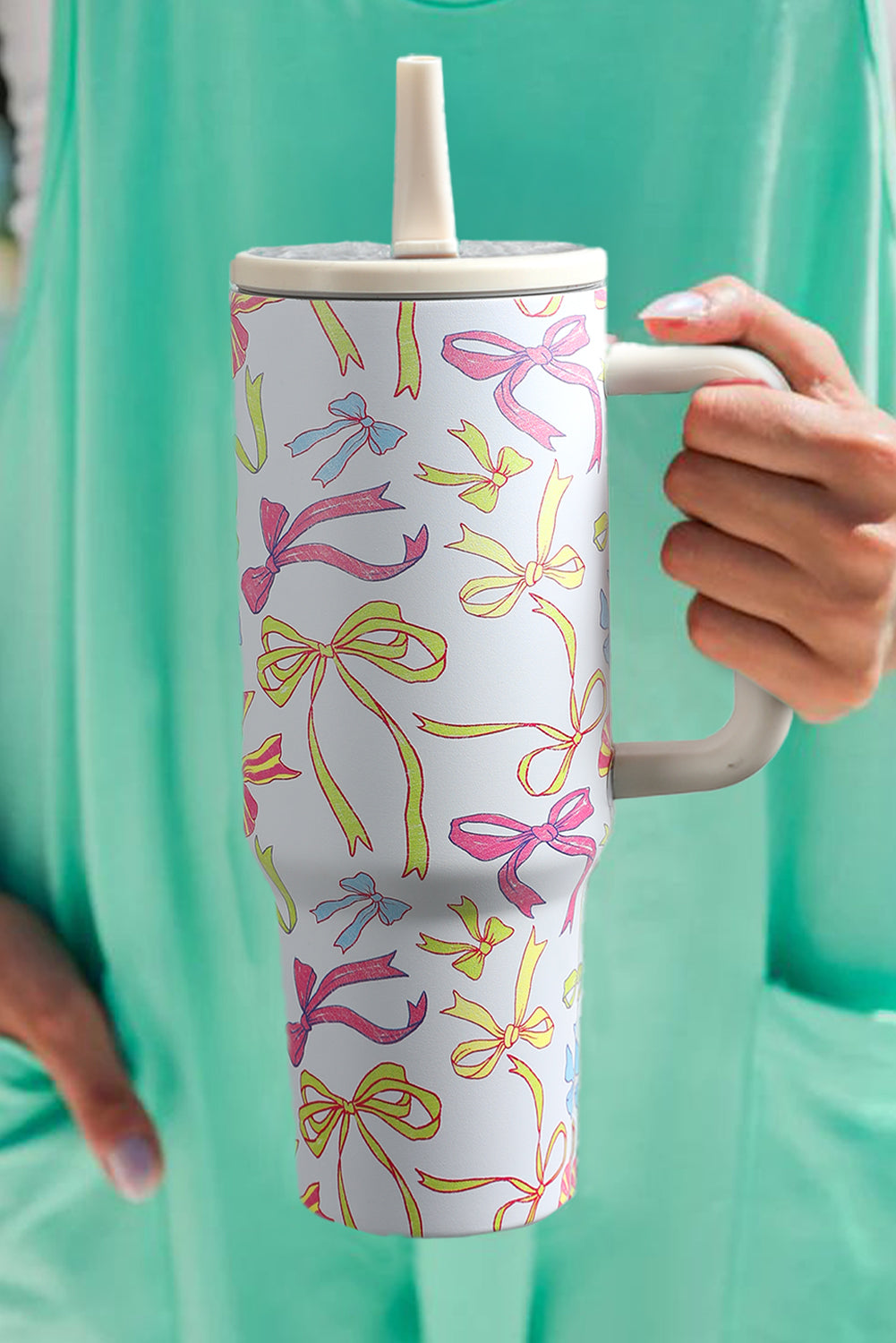 Gobelet isolant en paille avec poignée et imprimé nœud papillon, 1 134 ml