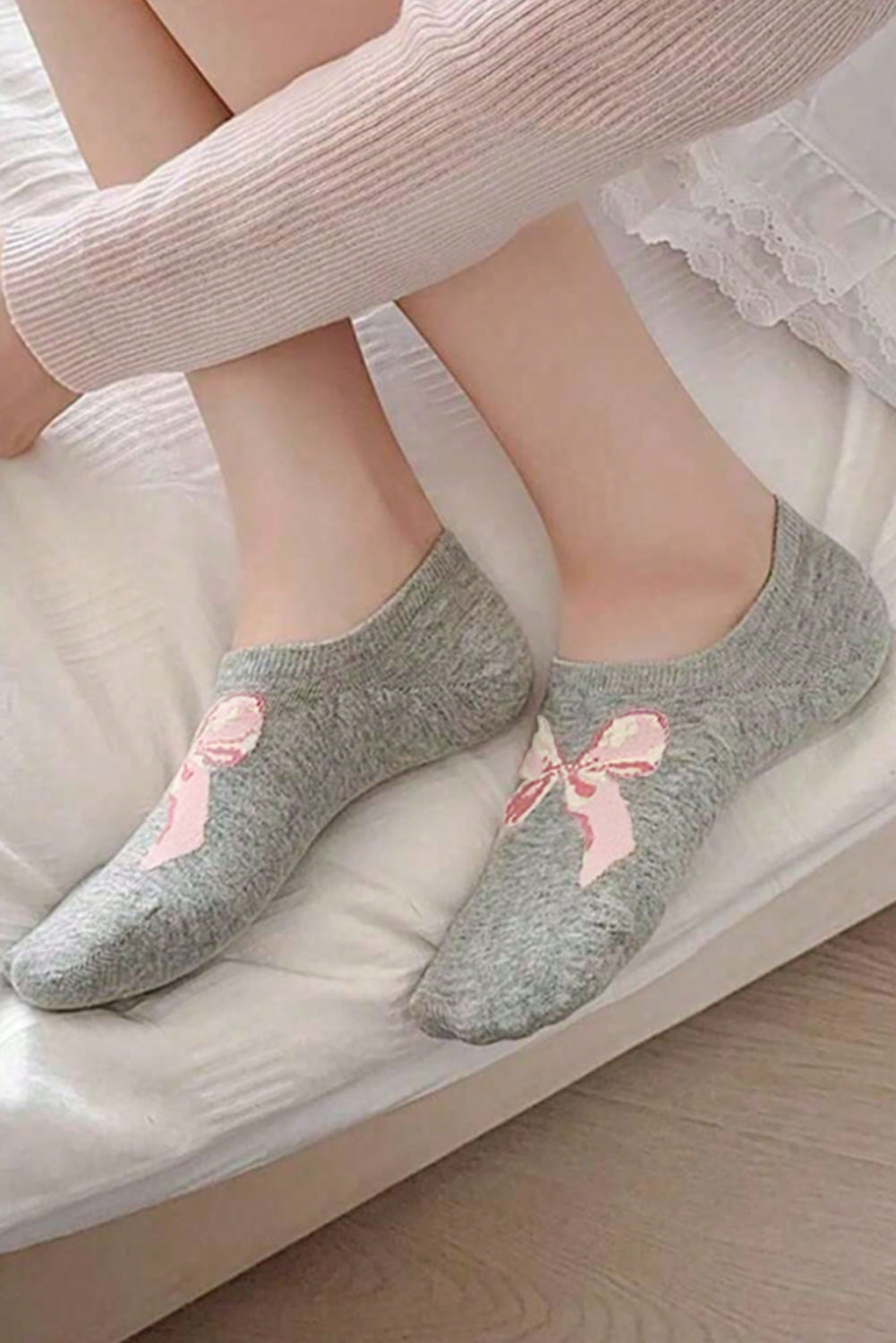 Chaussettes souples invisibles avec nœud papillon