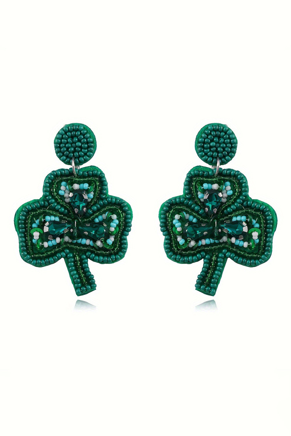 Boucles d'oreilles à tige en perles de riz et trèfle de la Saint-Patrick
