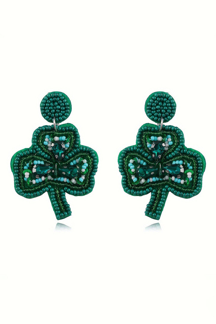 Boucles d'oreilles à tige en perles de riz et trèfle de la Saint-Patrick