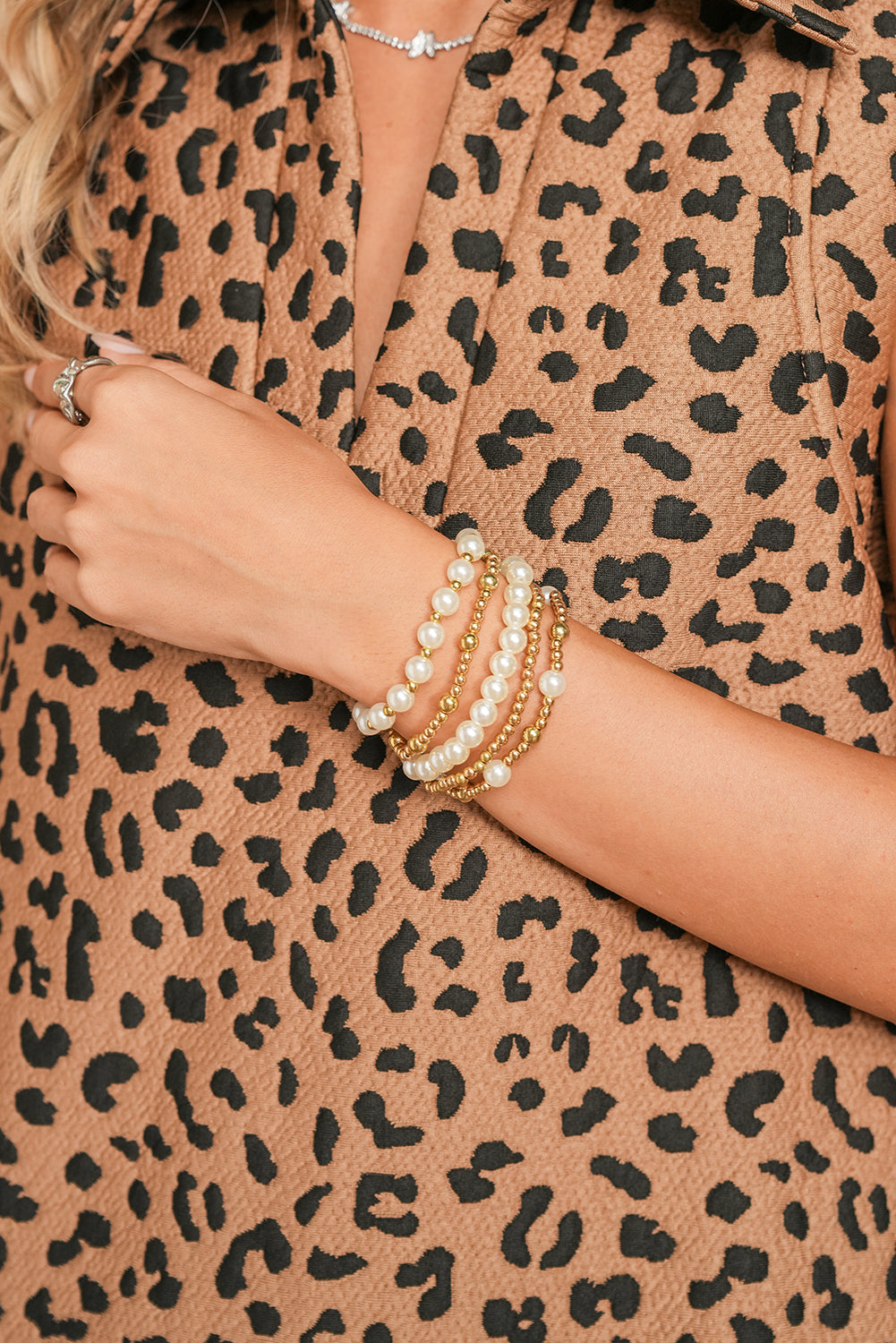 Bracelets multicouches en perles plaquées et décorées de perles croisées