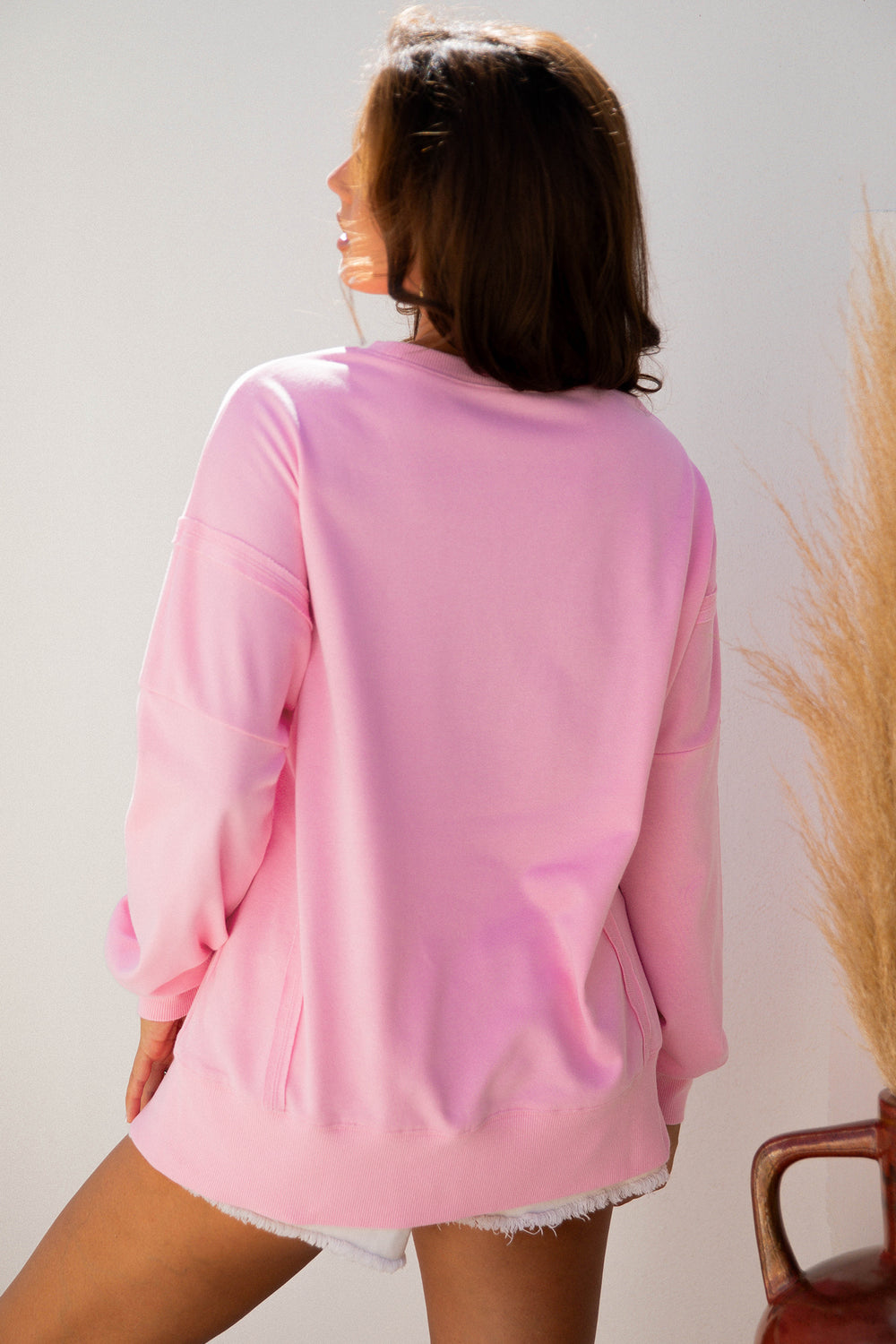 Bow Sequin XOXO Letter Graphic Exposed Seam Baggy Sweatshirt