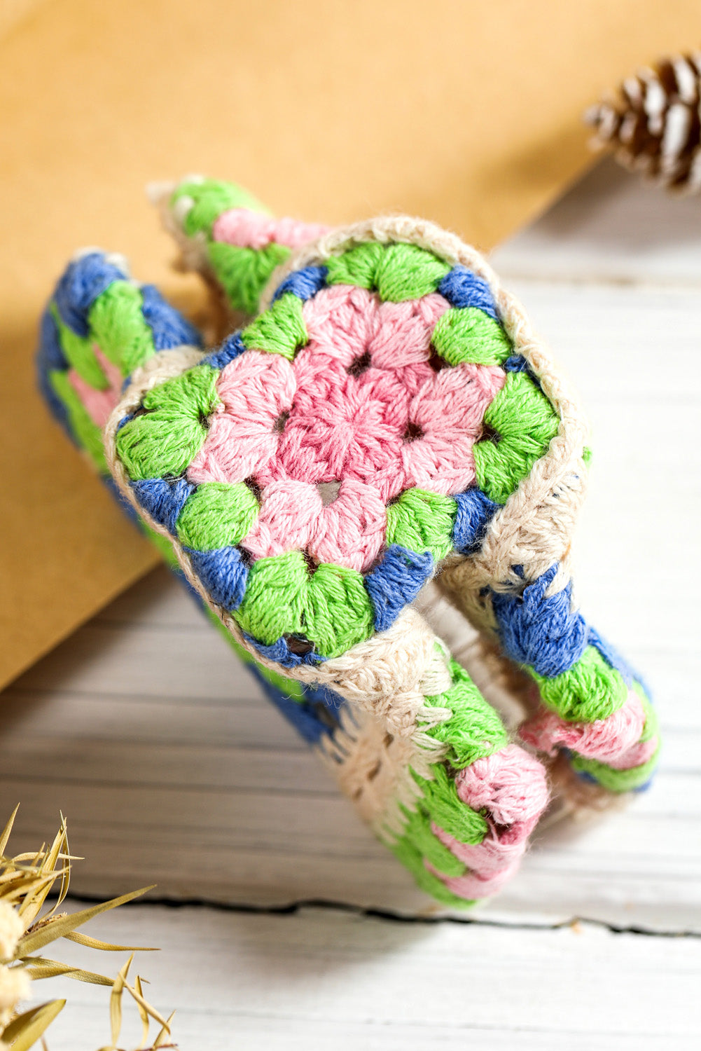 Pince à cheveux en crochet avec motif floral