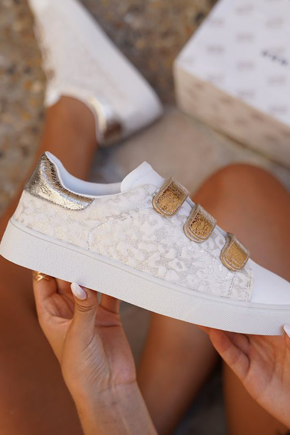 Sneakers aus PU-Leder mit Leoparden-Farbblock und Klettverschluss