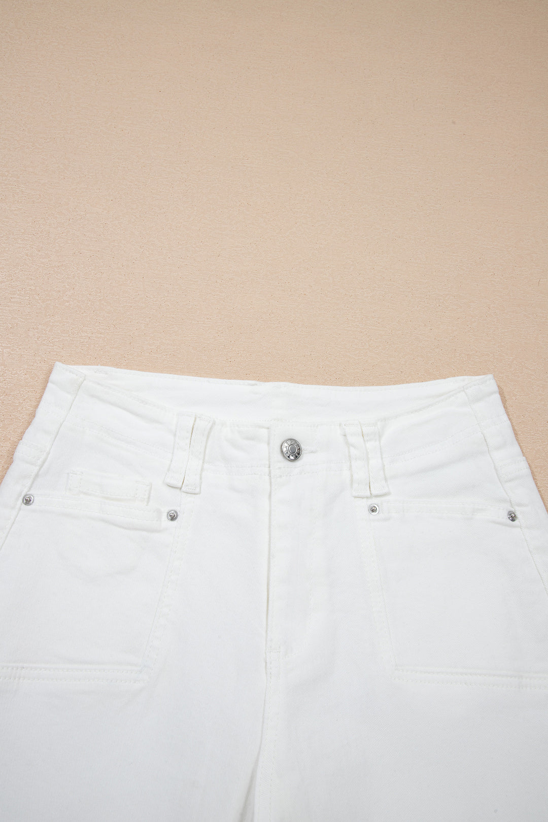 White Raw Hem Ankle-length Loose Jeans