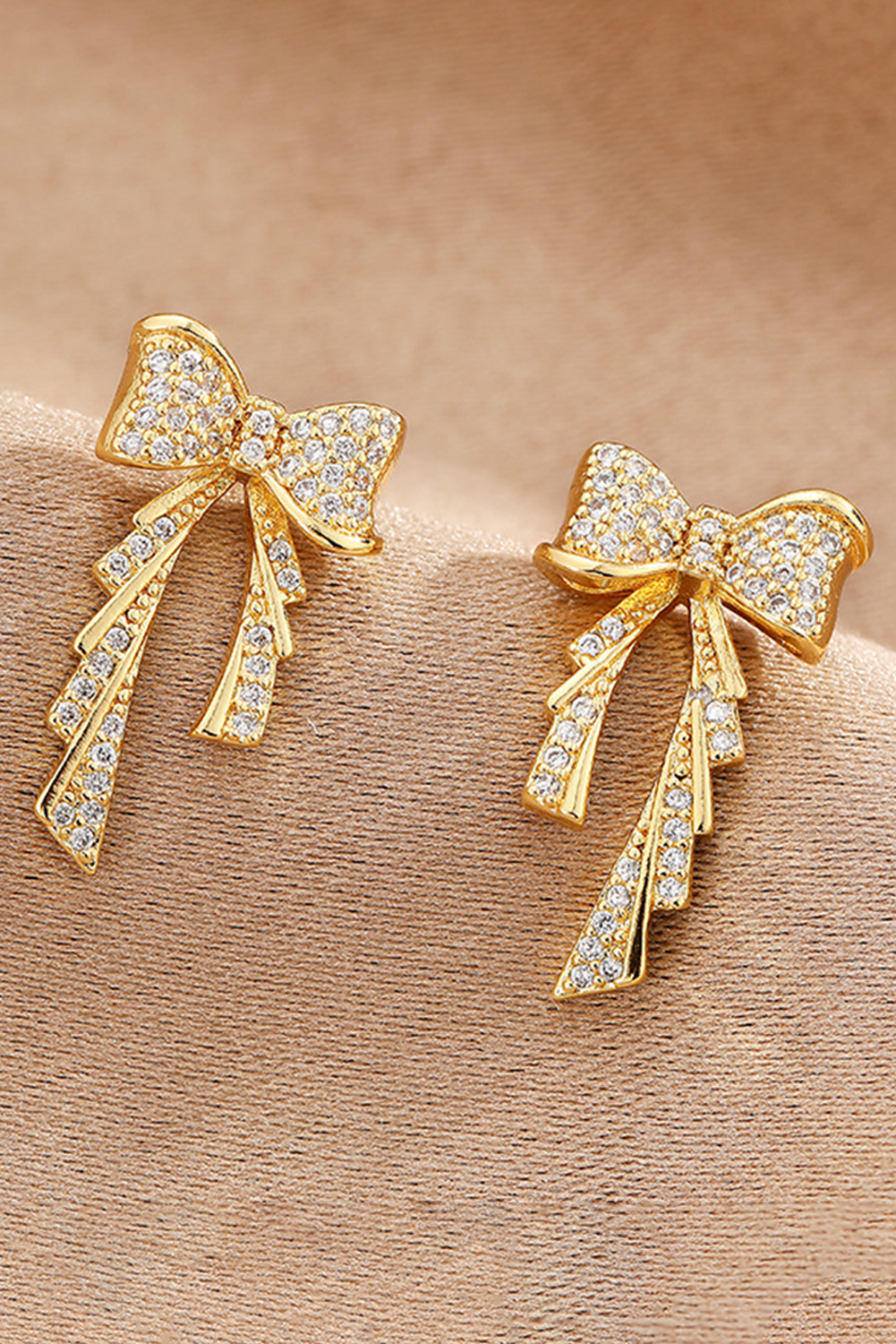 Boucles d'oreilles à tige plaquées avec nœud en strass
