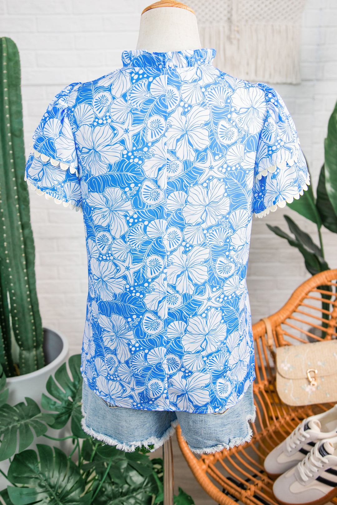 Sky Blue Oceanic Floral Print Scalloped Trim V Neck Short Sleeve Blouse