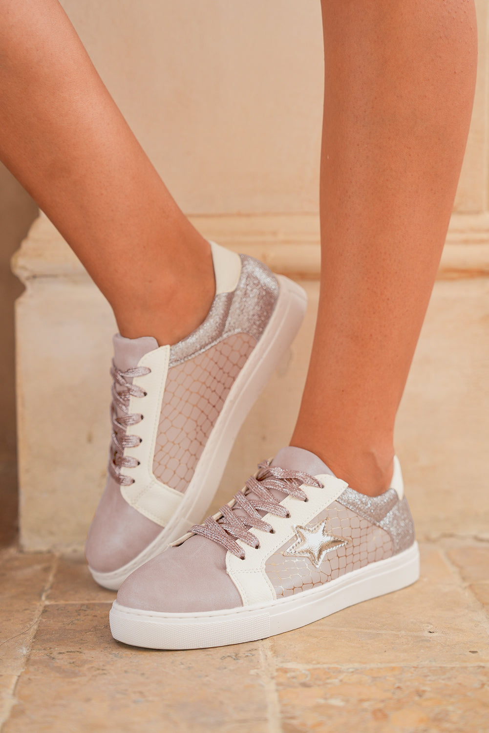 Schnür-Sneakers aus PU-Leder mit Glitzerstern-Patchwork 