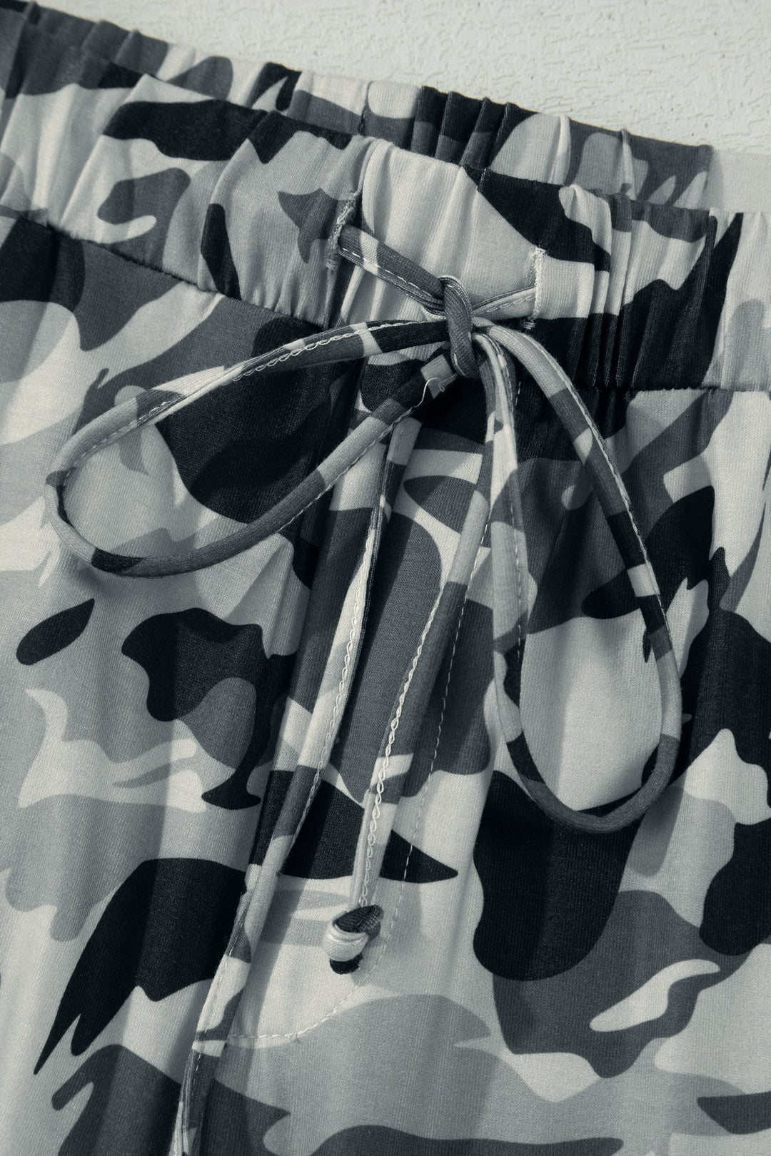 Green Camouflage Print Drawstring Casual Pants
