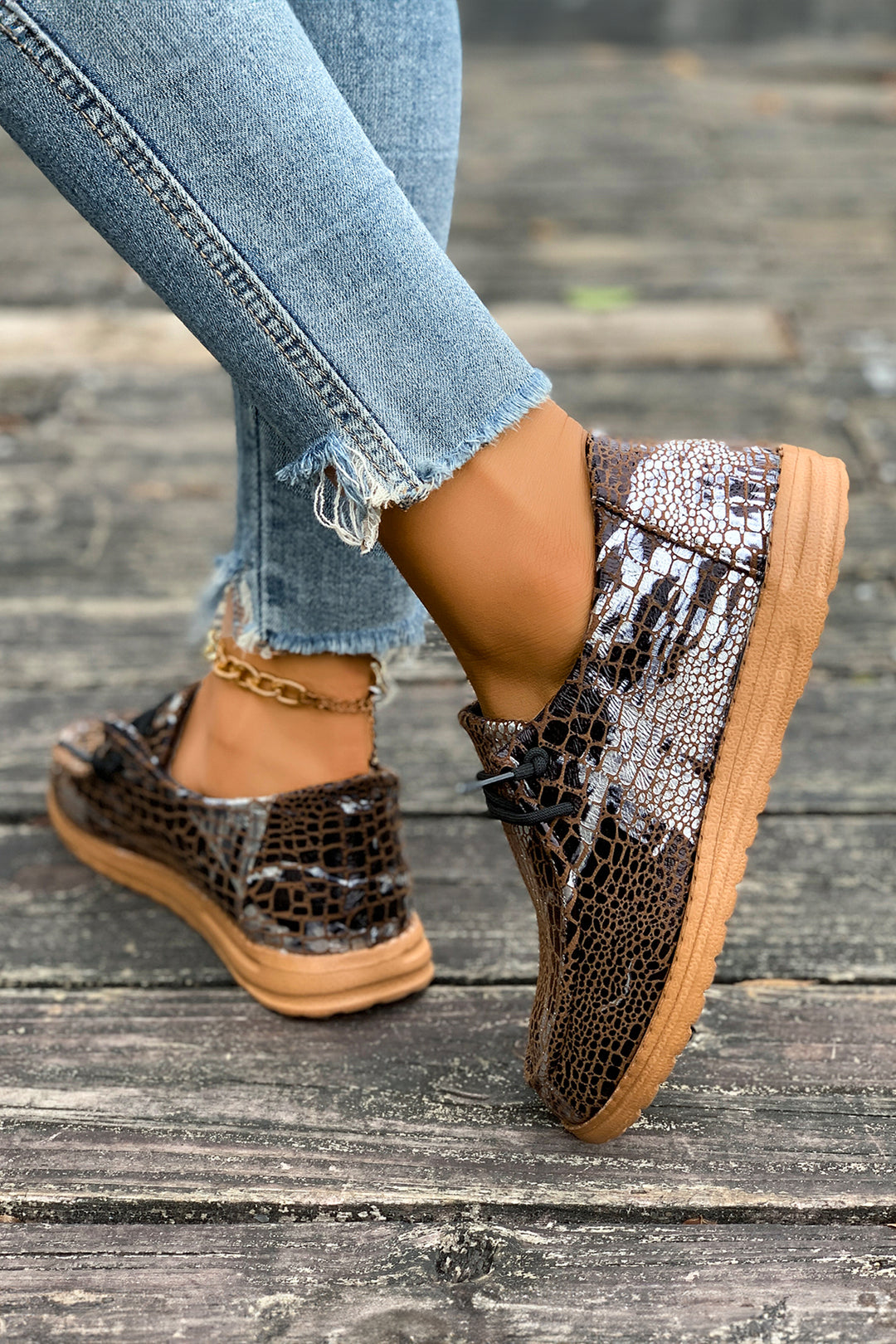 Sleek Snake Skin Print Lace-up Detail Comfort Loafer Shoes
