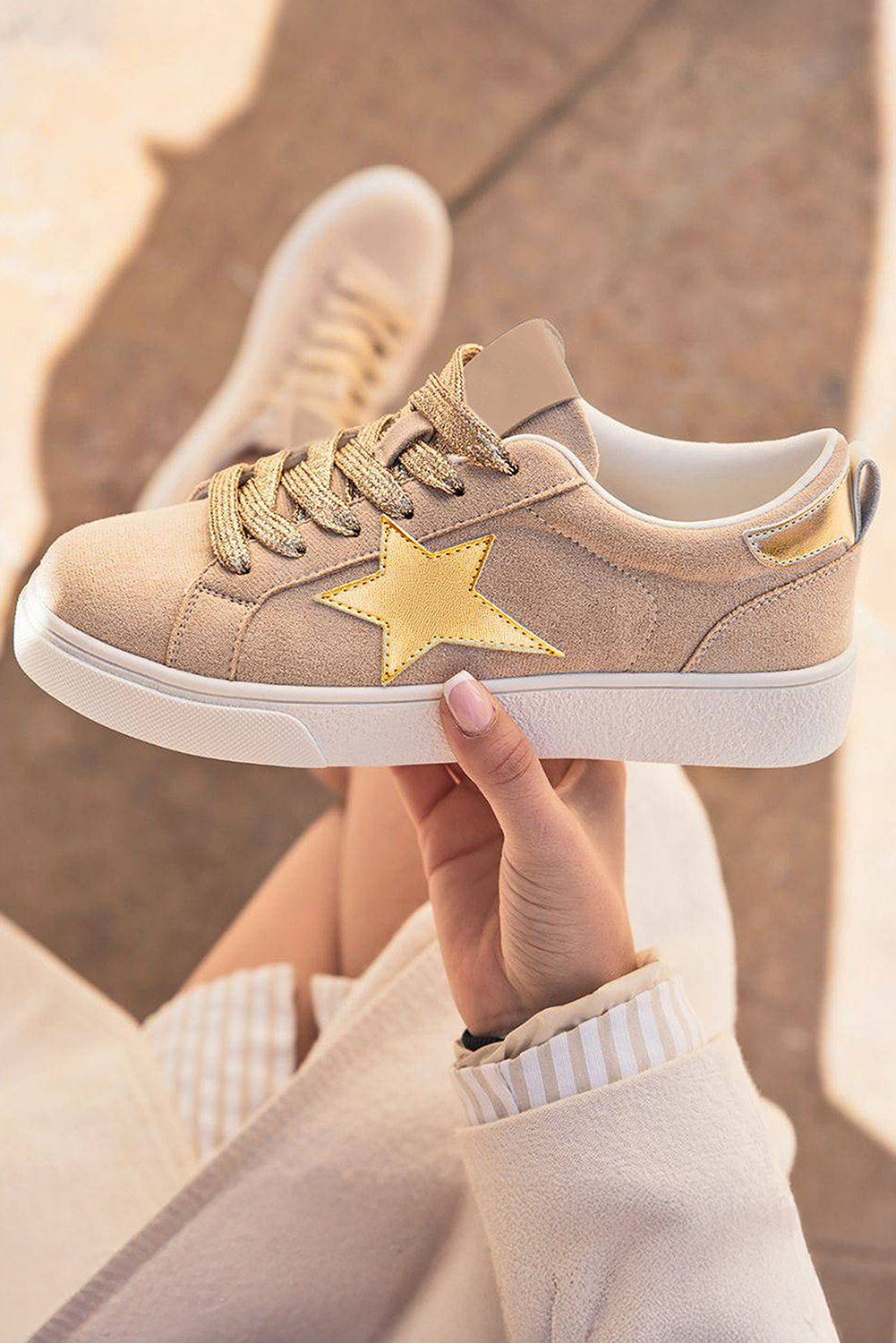 Schnür-Sneakers mit Stern-Glitzer-Patchwork