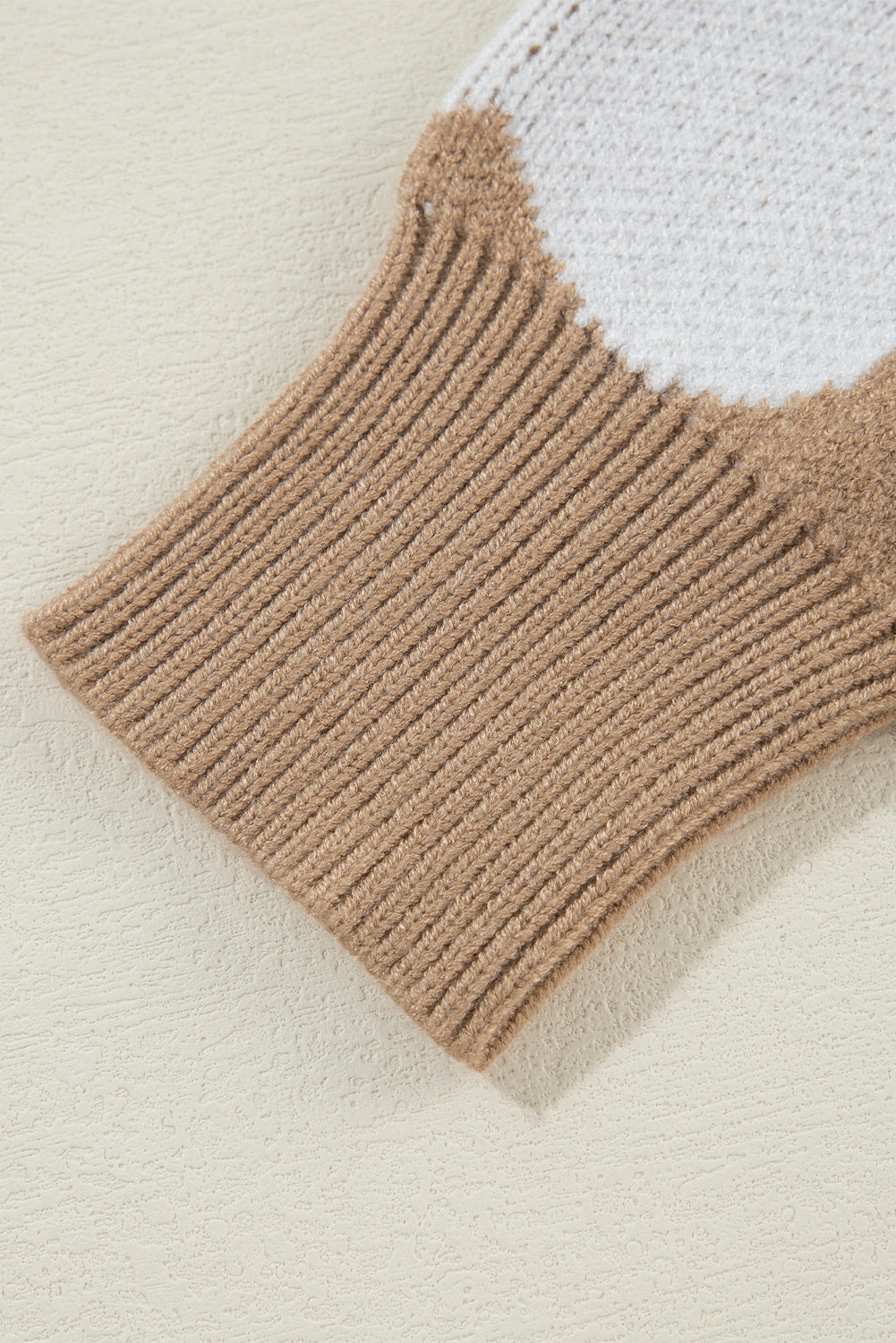 Contrast Heart Pattern Round Neck Sweater