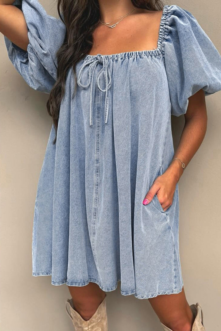 Robe babydoll en jean à manches bouffantes et col carré