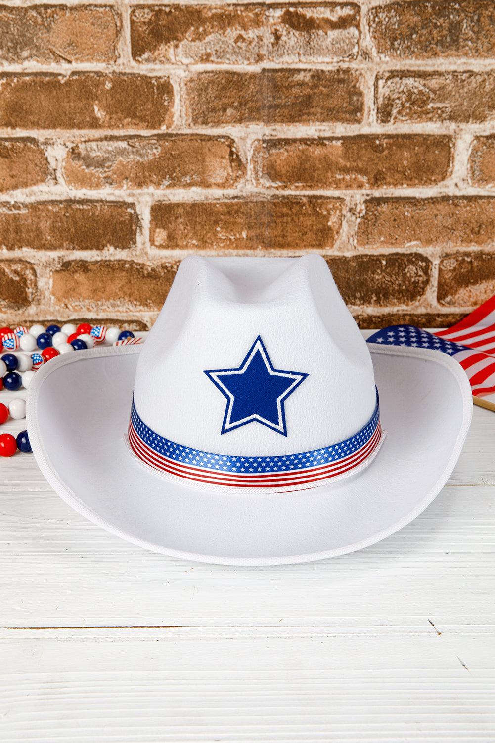 Cowboyhut mit breiter Krempe und amerikanischem Flaggenmotiv