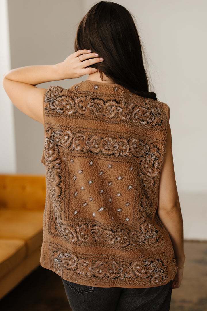 Brown Sherpa Paisley Print Pocketed Western Vest Jacket