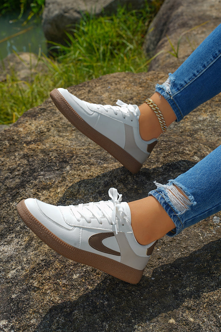 Schnür-Sneakers aus PU-Leder mit Farbkontrast