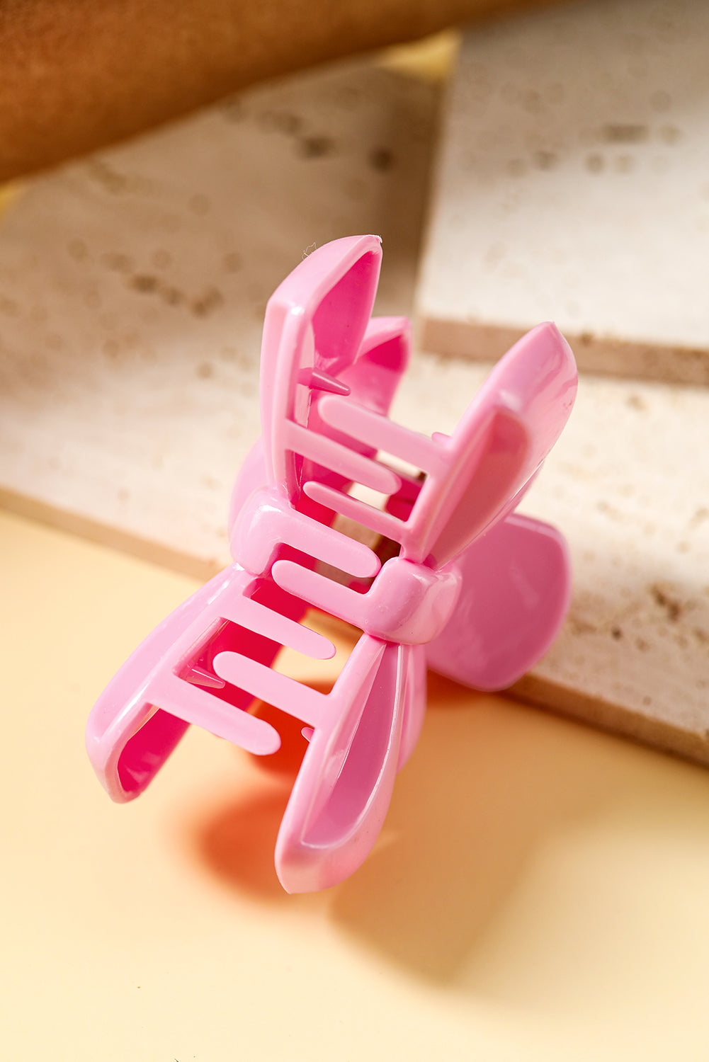 Pince à cheveux brillante en forme de nœud papillon