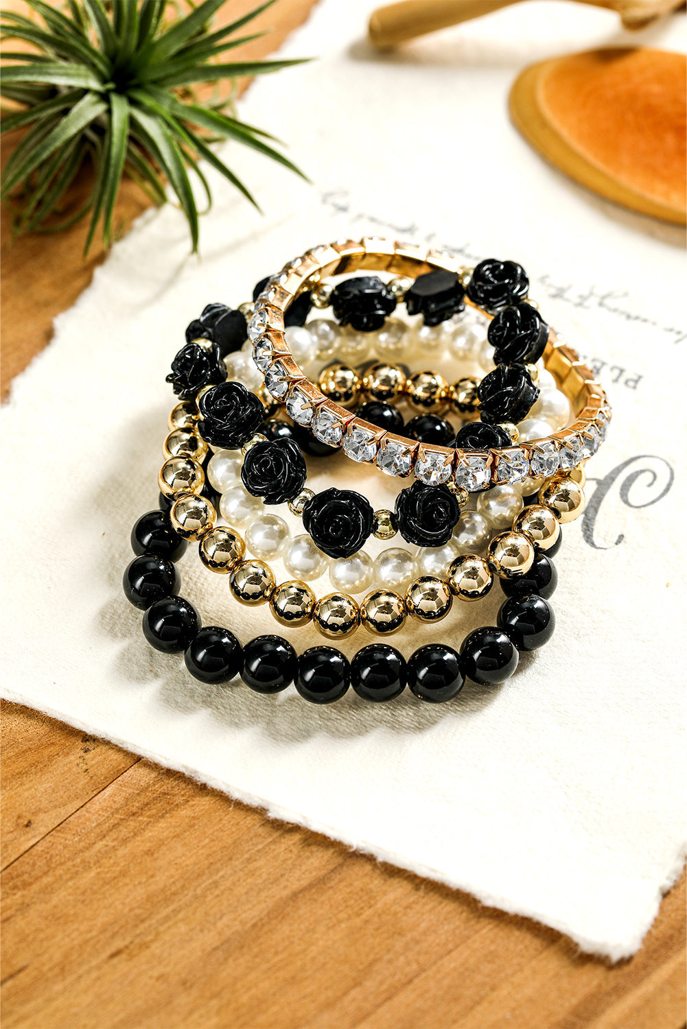 Mehrlagiges Armband-Set mit Blumen-Strassperlen