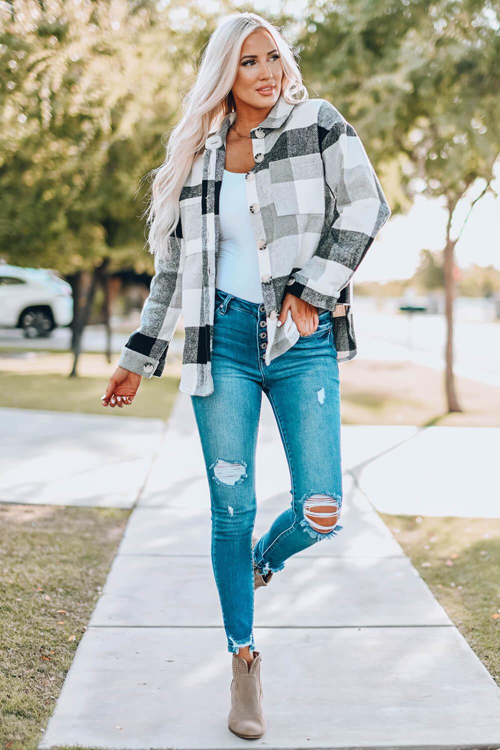 Veste chemise à manches longues boutonnée à carreaux gris pour femme