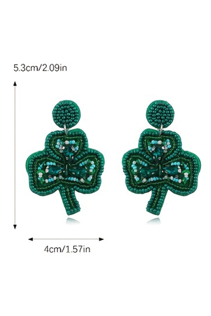 Boucles d'oreilles à tige en perles de riz et trèfle de la Saint-Patrick