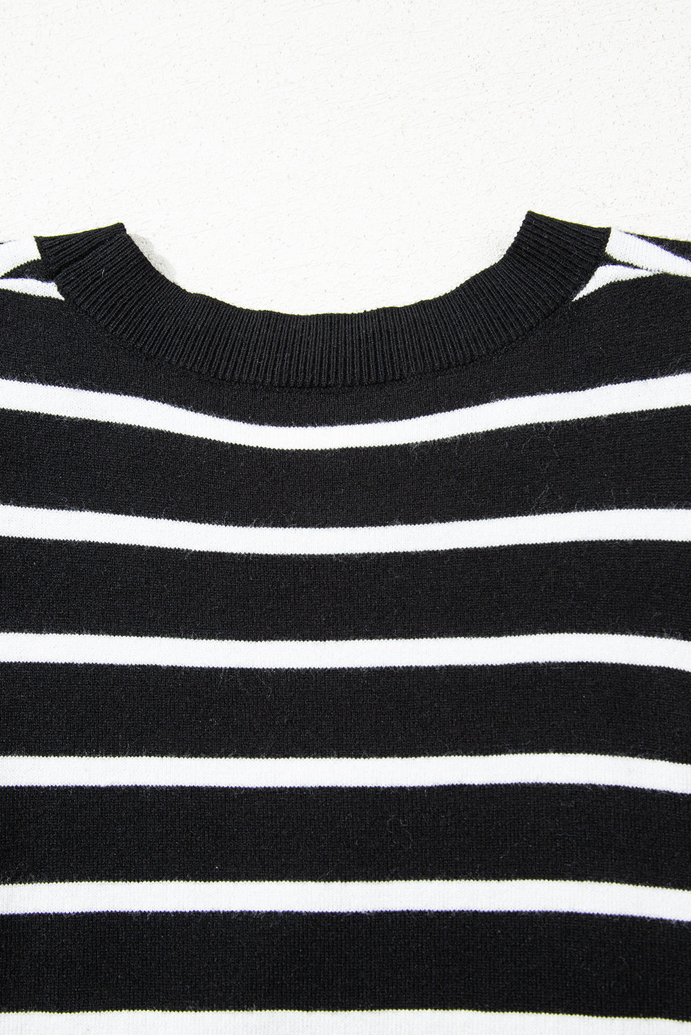 Ribbed Trim Round Neck Bubble Sleeve Knitted Top