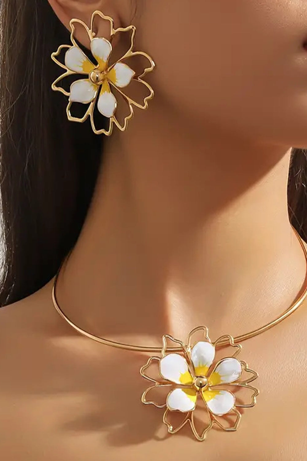 Hollow Out Flower Shape Plated Earrings and Choker Set