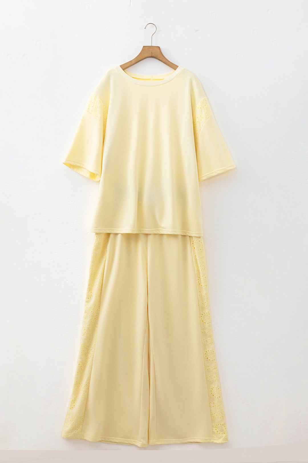 Yellow Cream Solid Color Eyelet Lace Panel Accent Plus Size 2pcs Outfit