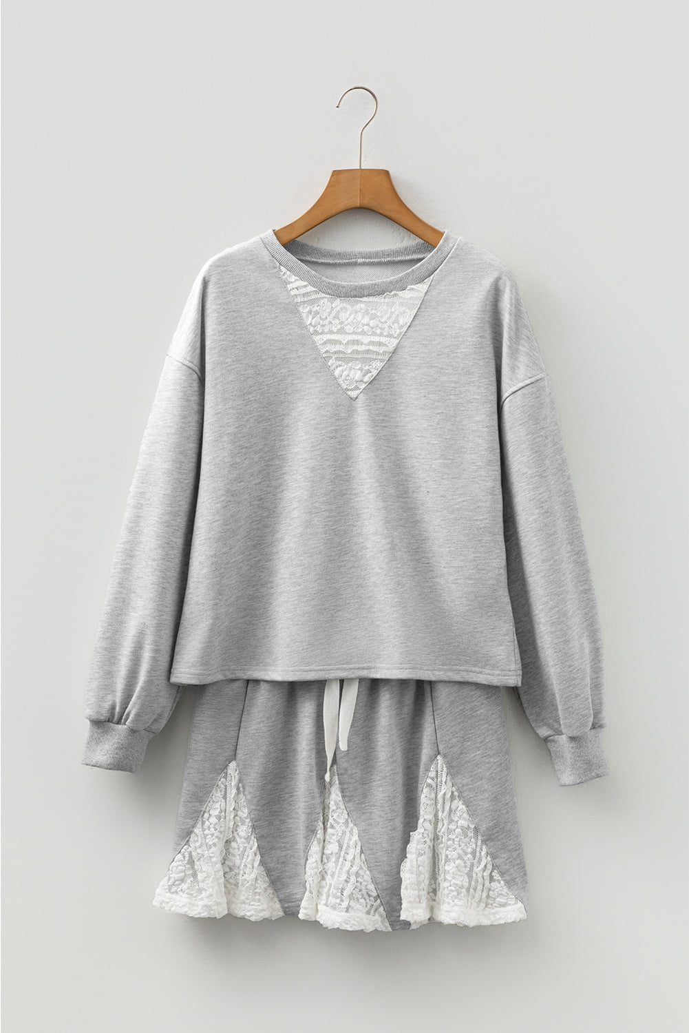 Light Grey Lace Patchwork Drop Shoulder Pullover Skort 2pcs Outfit