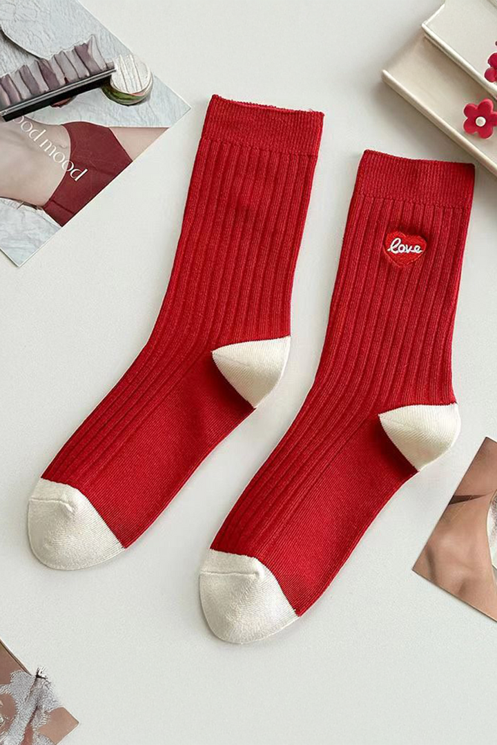 Chaussettes côtelées brodées Love à blocs de couleurs