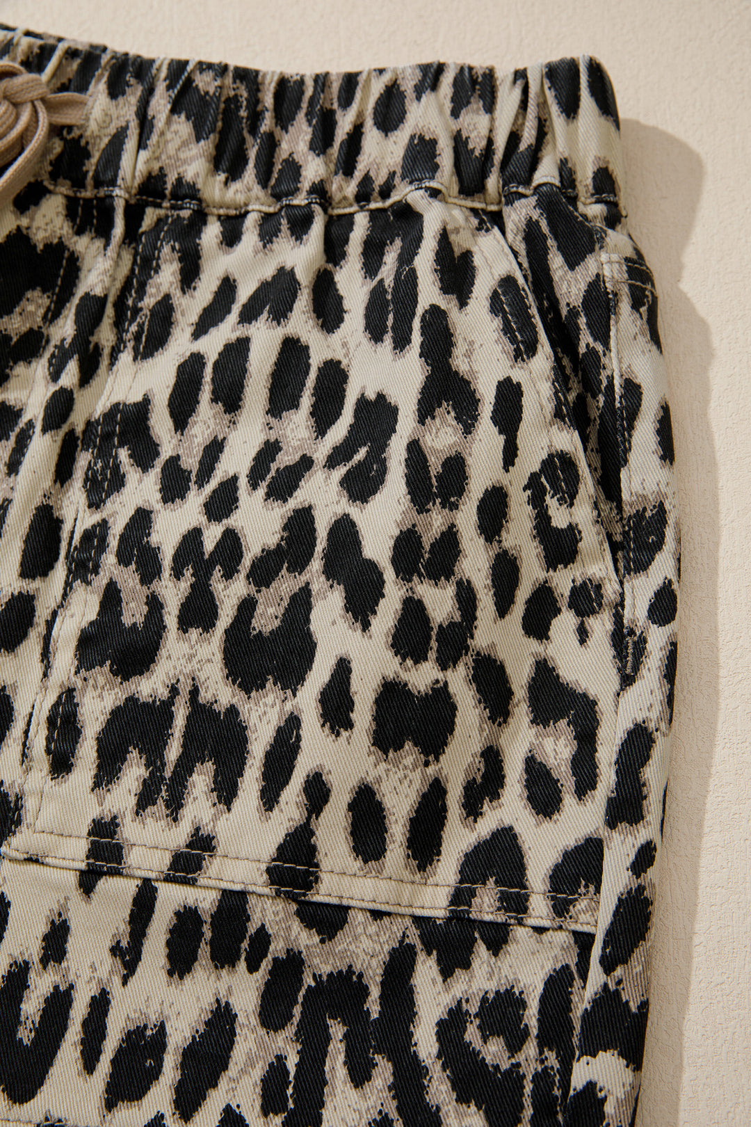 Brown Retro Leopard Print Lace-up Elastic Waistband Mid Rise Denim Shorts