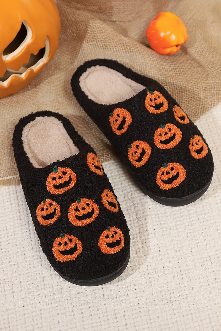 Halloween-Hausschuhe aus Plüsch mit Kürbis