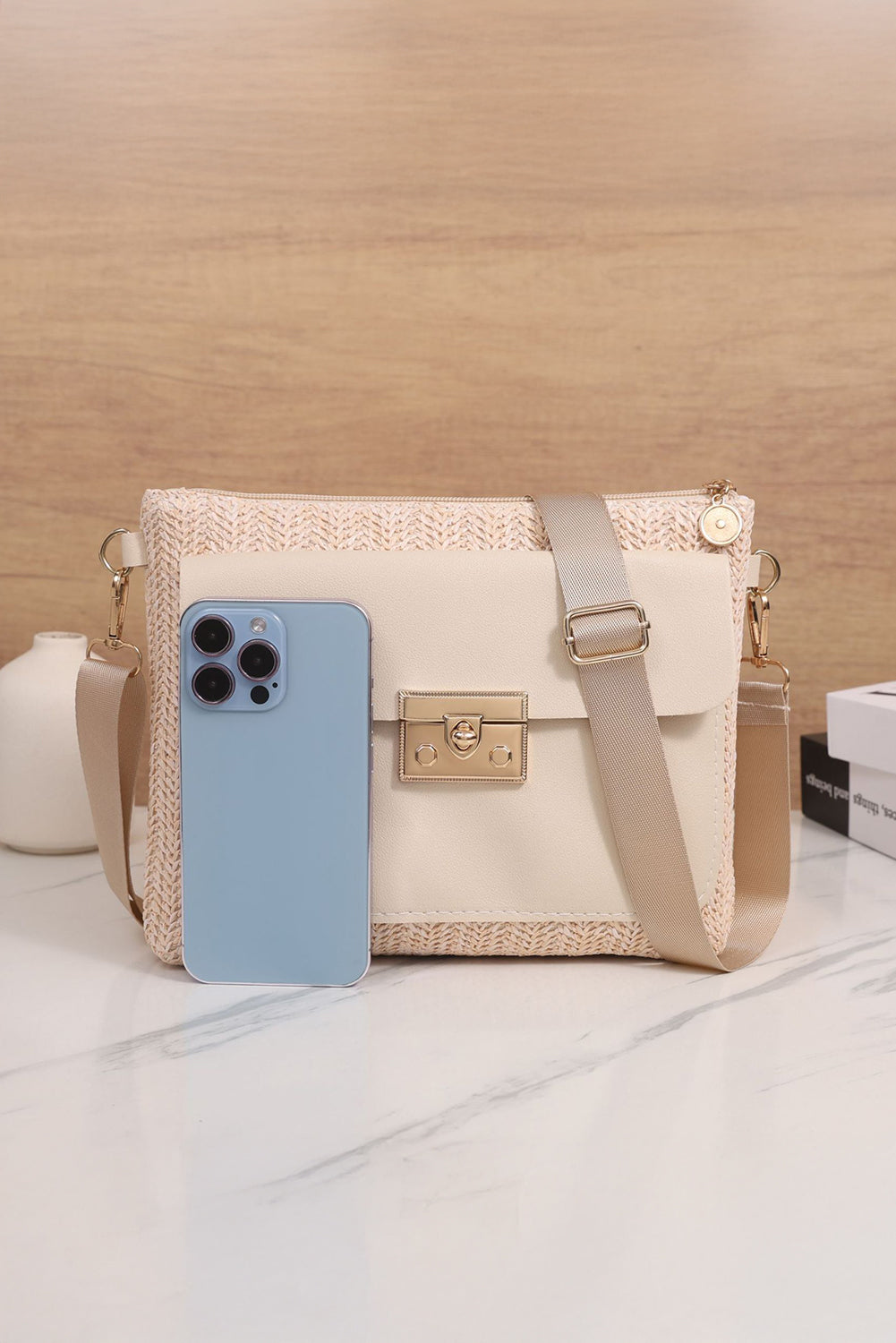 Leather Pocket Patchwork Straw Woven Shoulder Bag