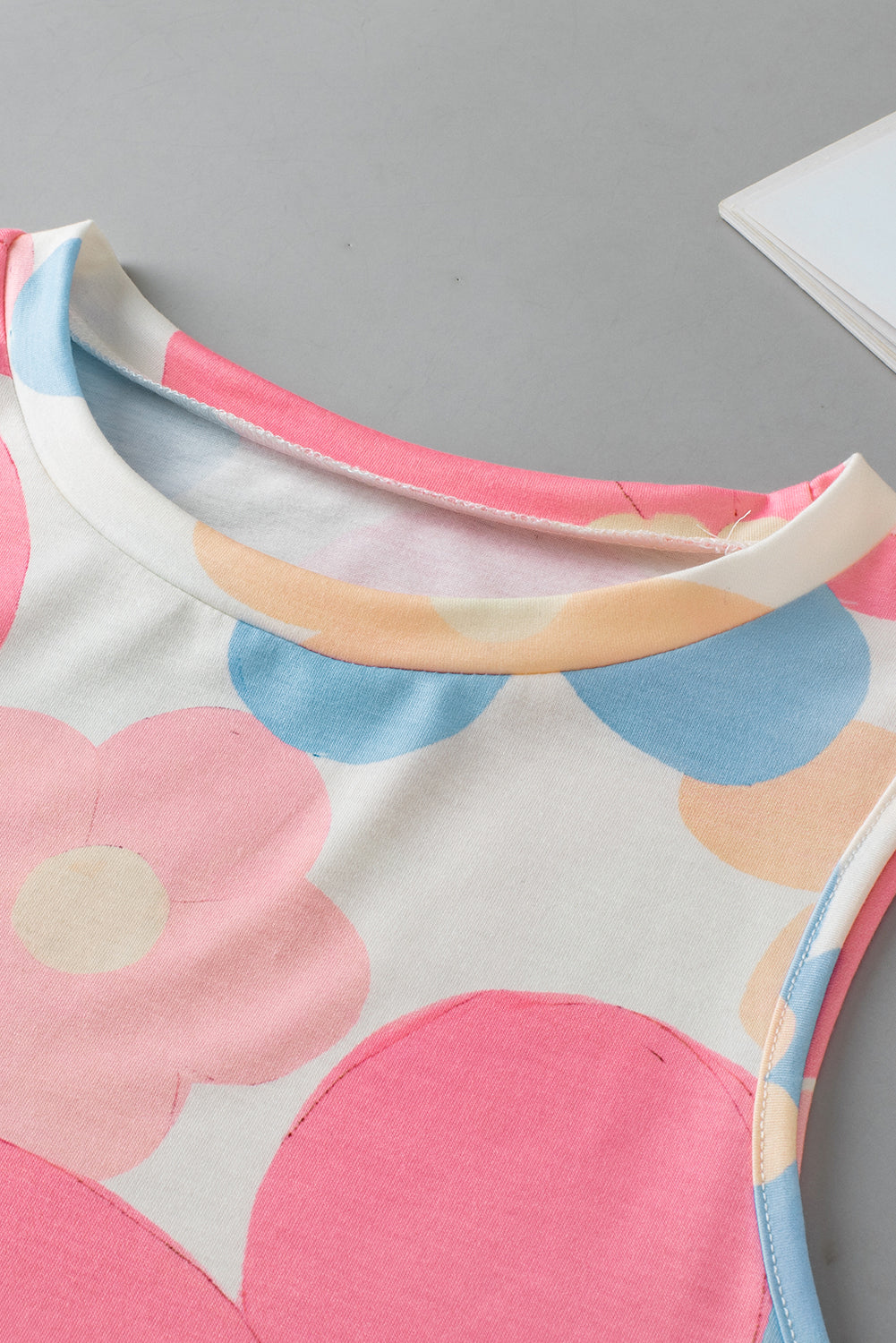 Floral Print Round Neck Sleeveless Top