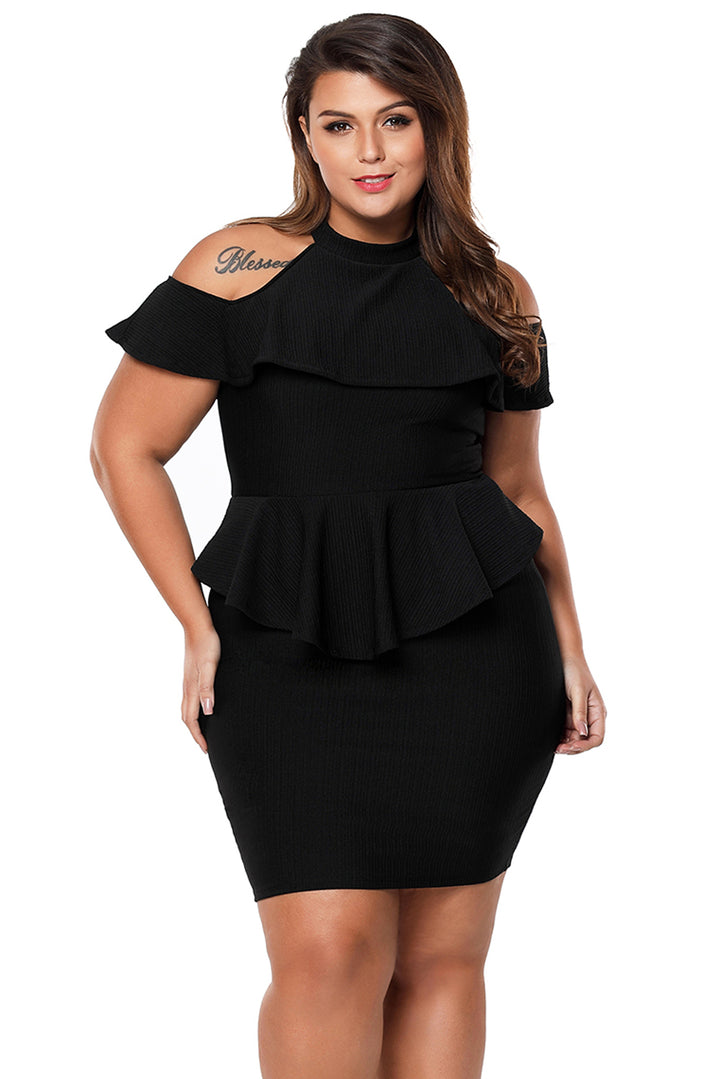 Robe moulante à épaules dénudées et basque grande taille