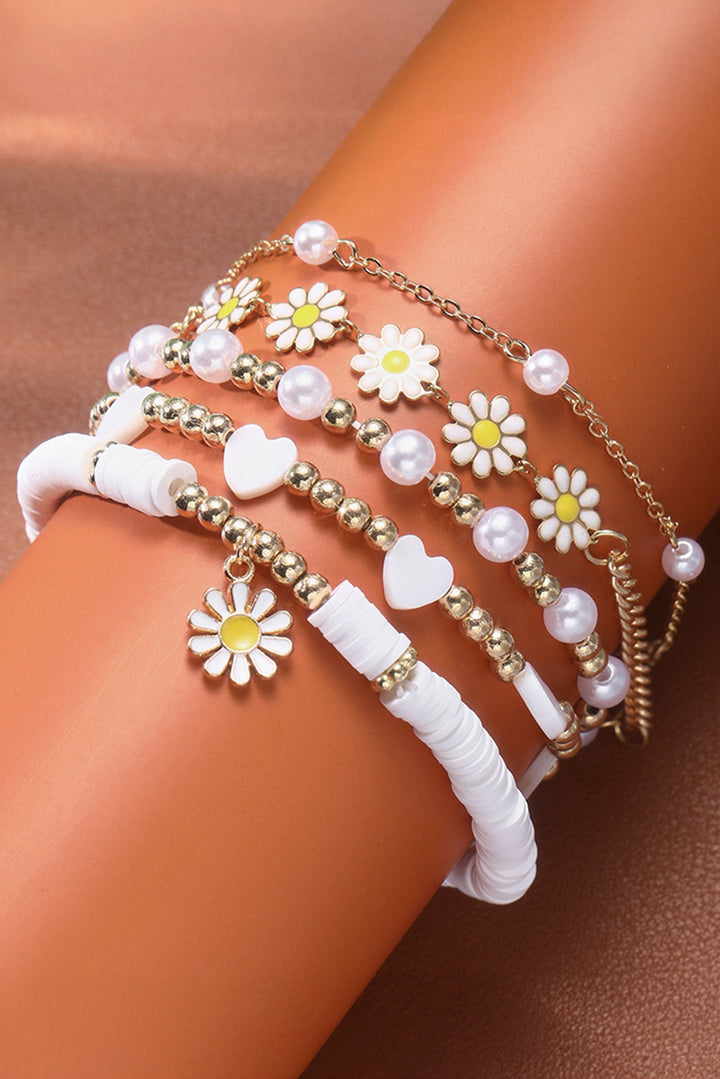 Mehrlagiges Armband-Set mit Gänseblümchen-Herzperlen