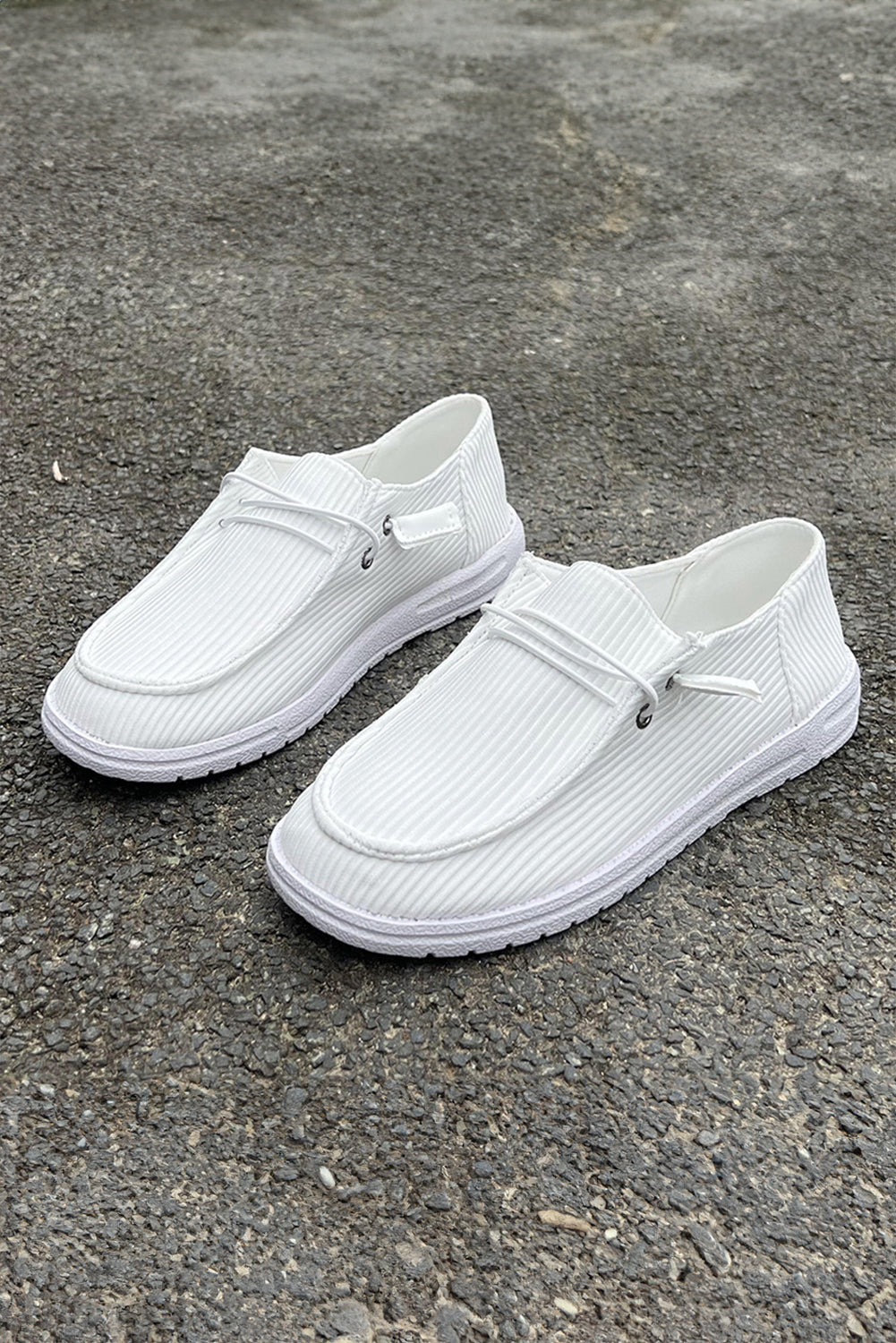 Slipper mit geripptem Schnürdekor