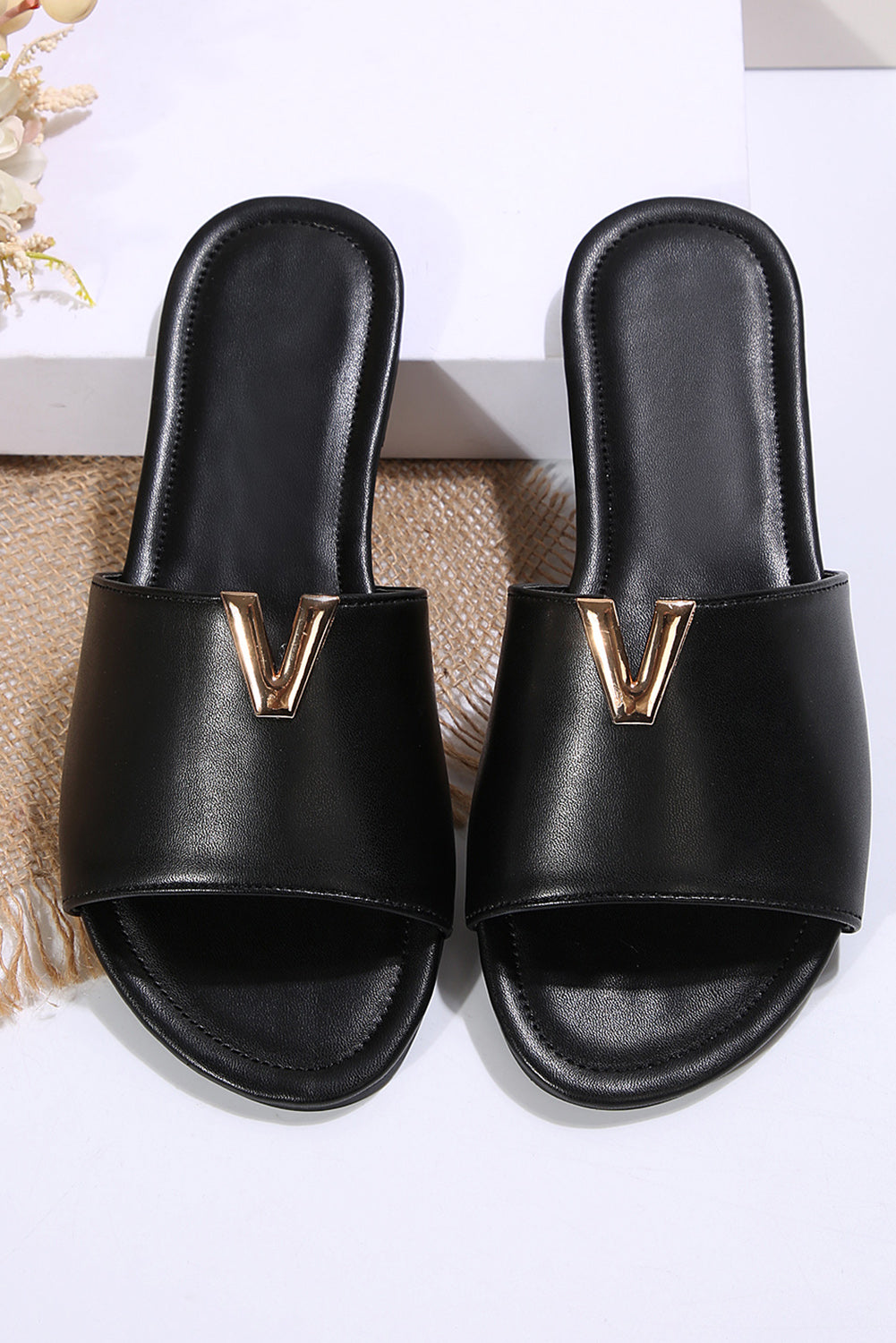 V Shape Metal Decor PU Leather Flat Slippers