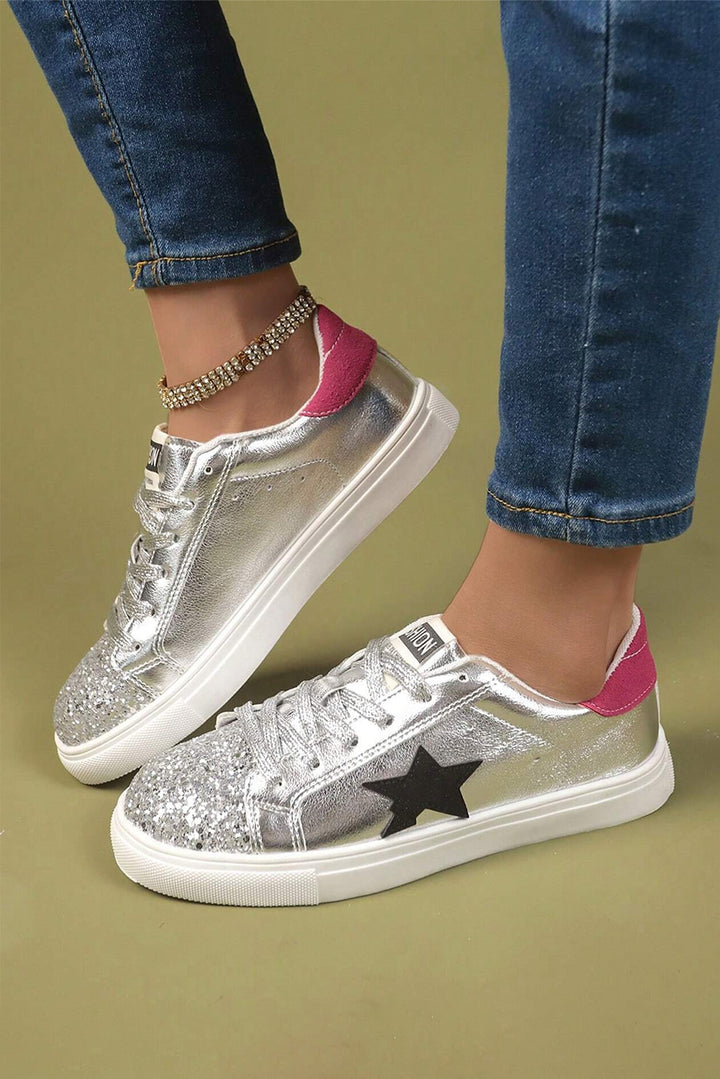 Flache Slipper mit metallischem Glanz und Sternmuster 