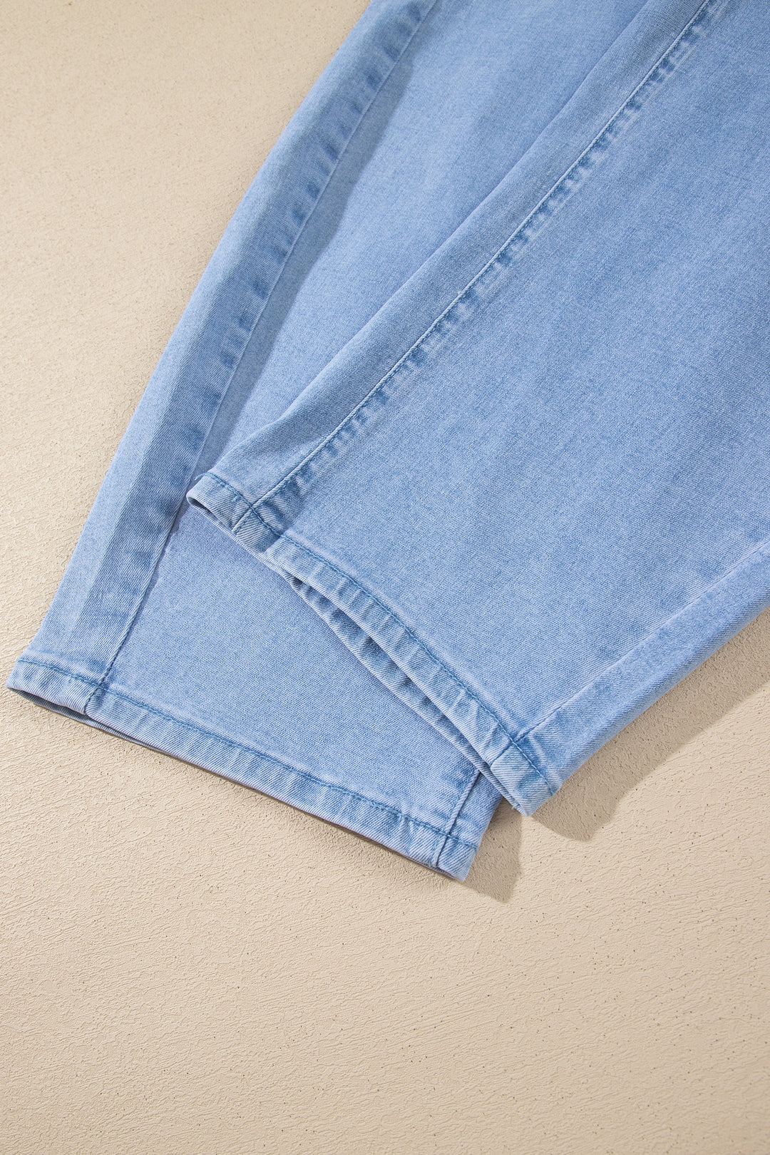 Beau Blue Solid Color Square Patch Pocket Ankle-length Barrel Jeans