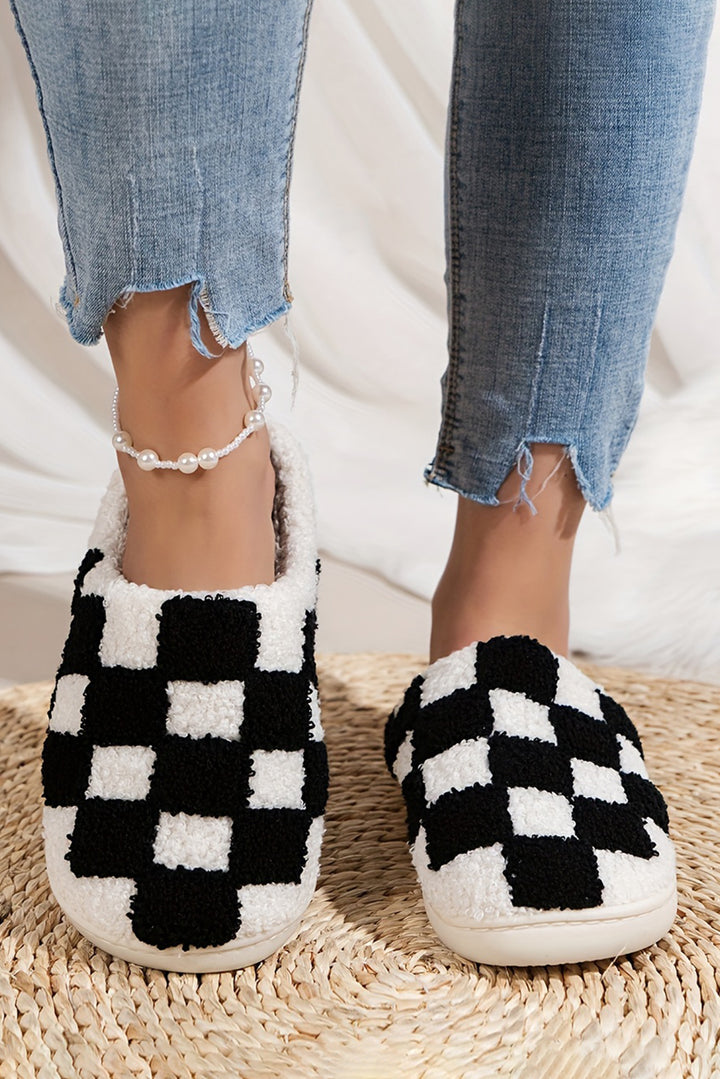Checkered Print Fuzzy Slip On Winter Slippers