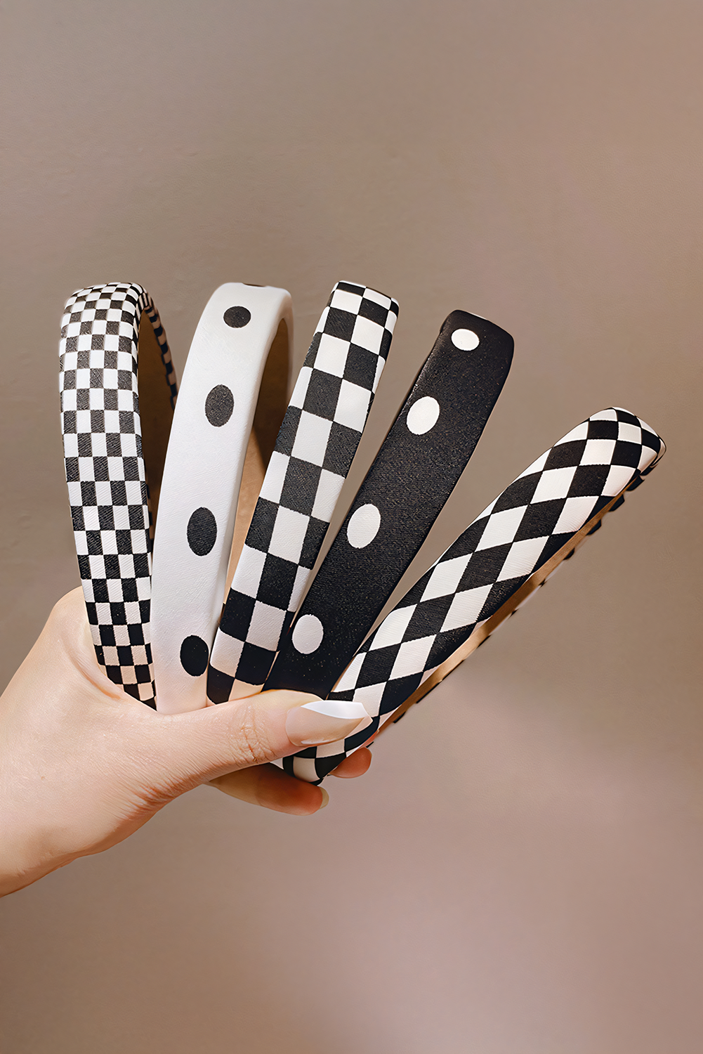 Bandeau large et chic à carreaux