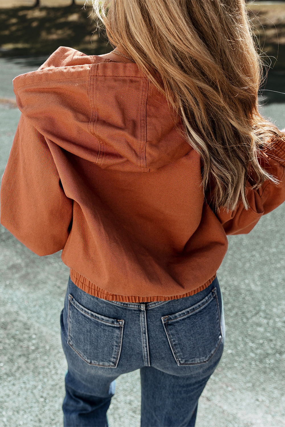 Jeansjacke mit Kapuze und elastischem Saum