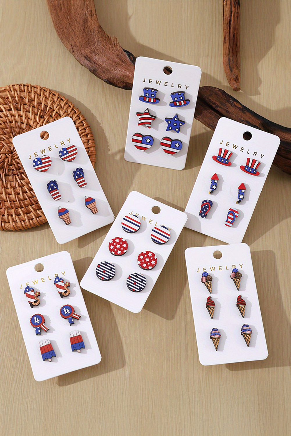 Boucles d'oreilles à tige en forme de cœur et d'étoile avec chapeau et drapeau américain