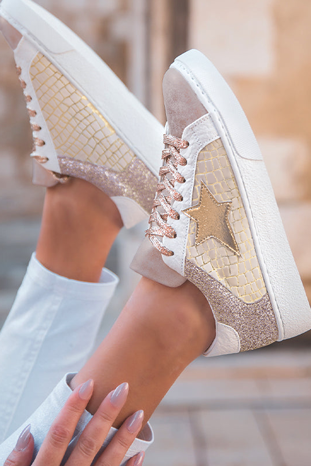 Schnür-Sneakers aus PU-Leder mit Glitzerstern-Patchwork 
