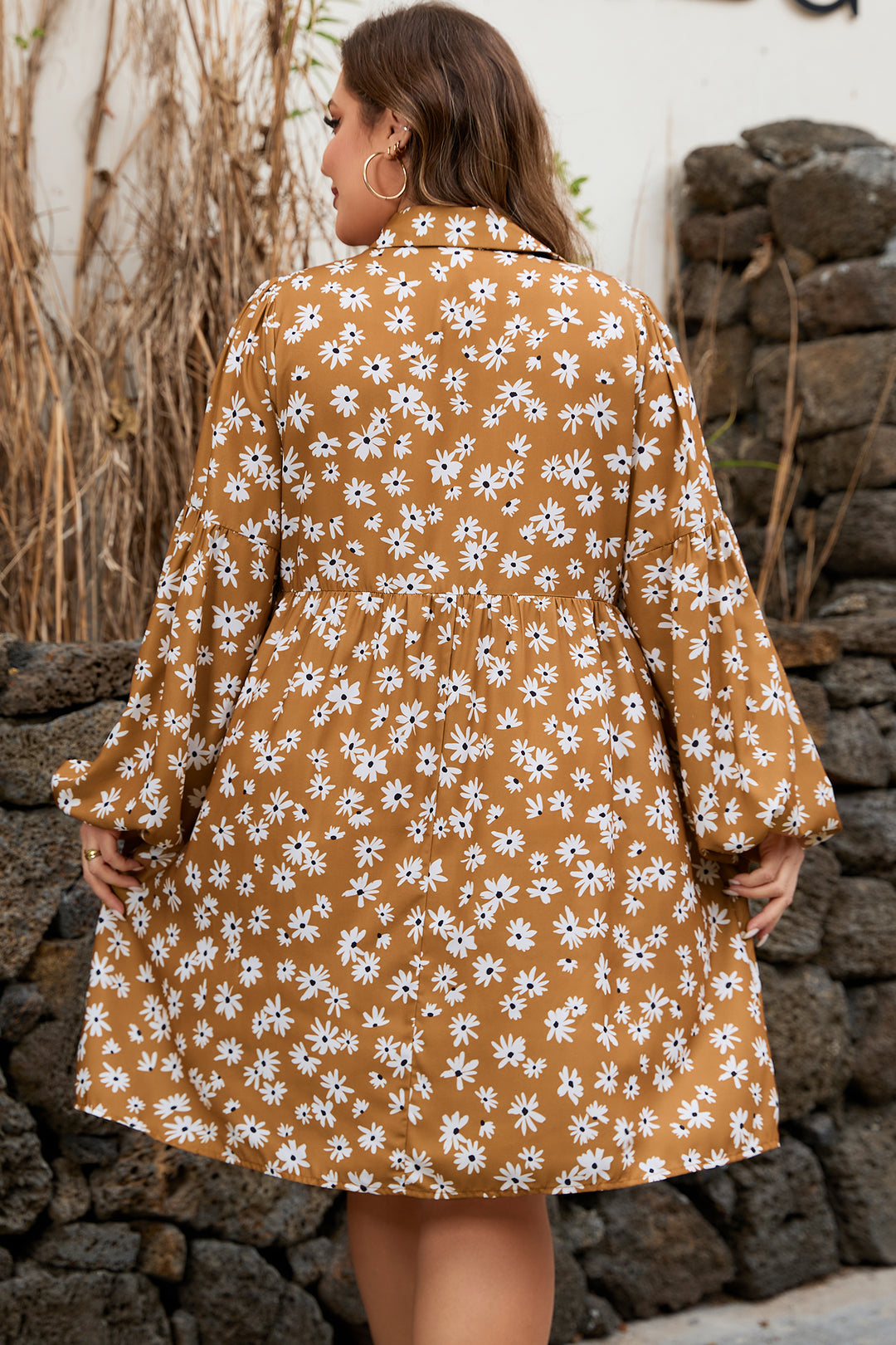 Khaki Daisy Floral Print Button Split Neck Puff Sleeve  Plus Size Dress