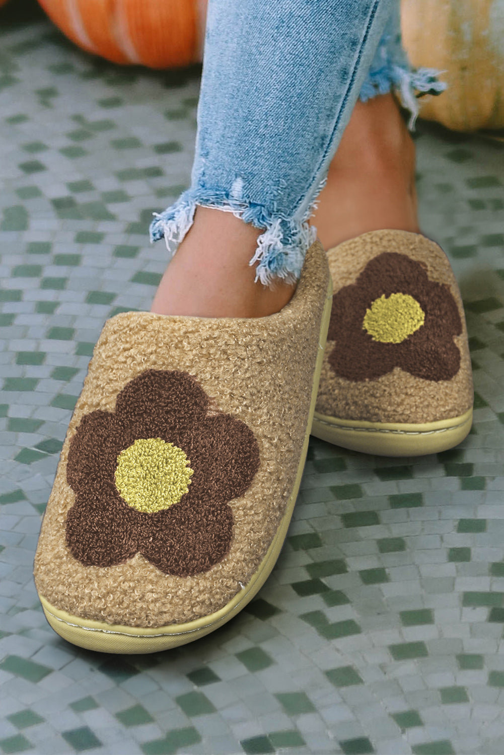 Fuzzy Flower Pattern Homewear Slippers