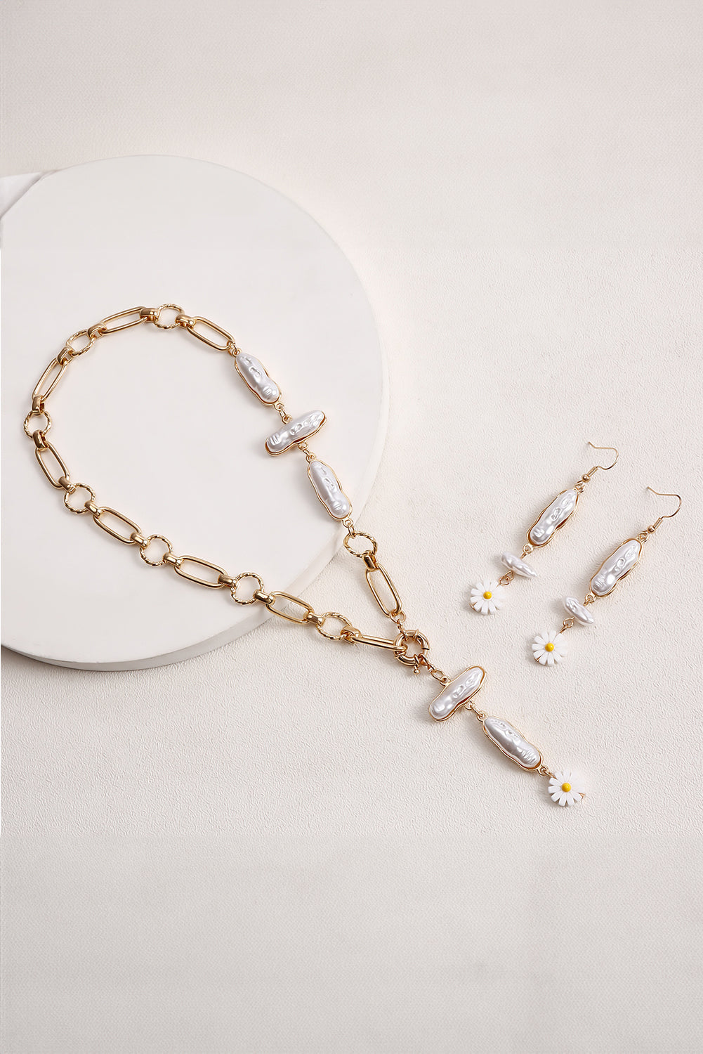 Faux Pearl Daisy Jointed Chain Choker Necklace